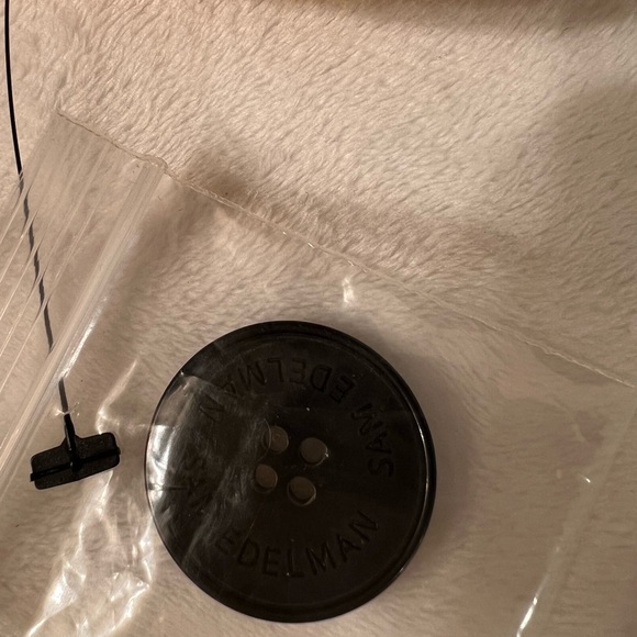 Sam Edelman “mustard yellow” lined wool blend coat. Large. Excellent condition! - Picture 9 of 10